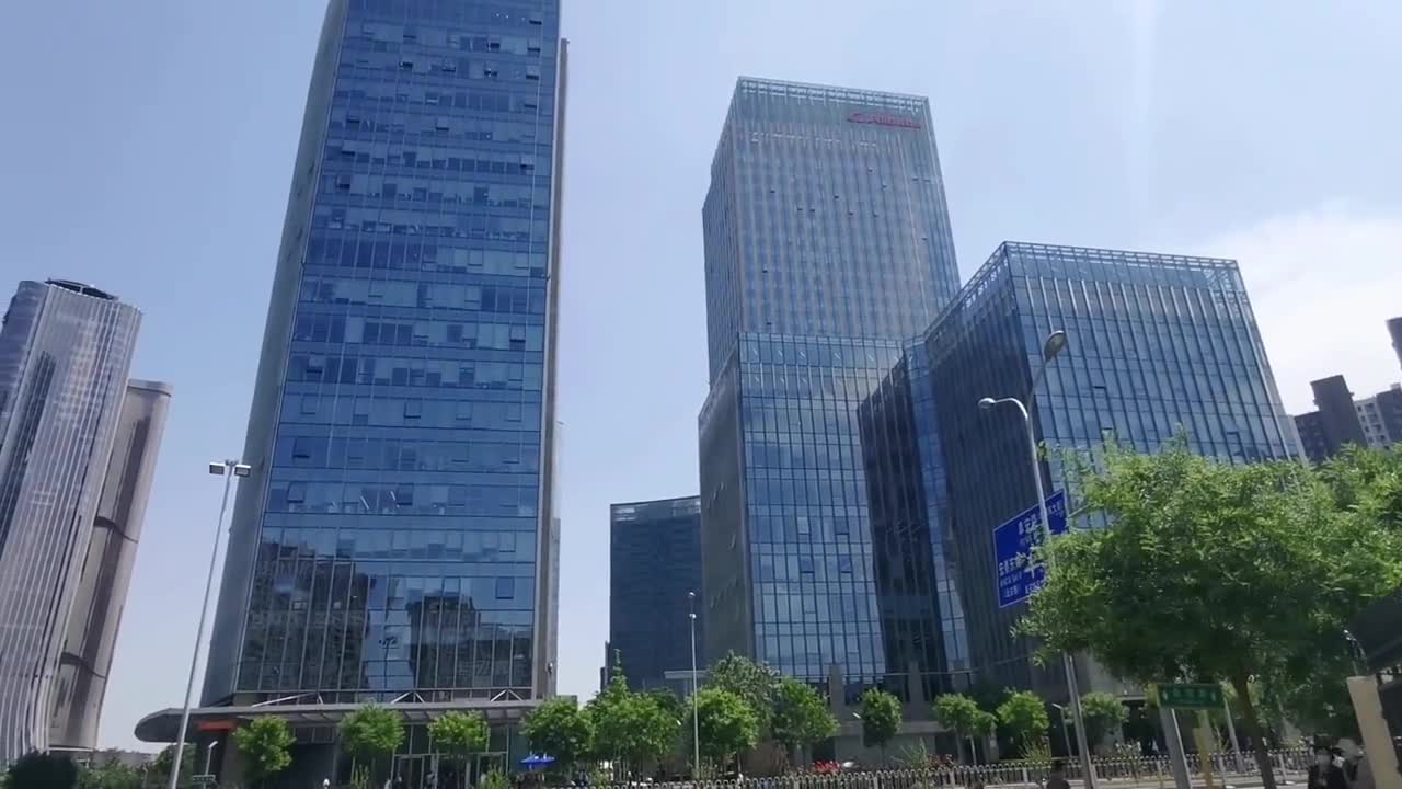 阿里巴巴在北京的总部大楼,建筑规模庞大,太气派了