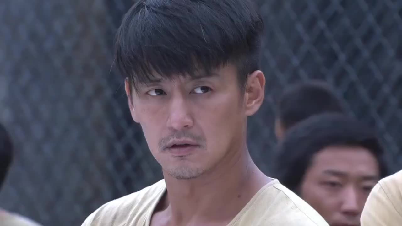 冲出月亮岛刘墨扬认为渡边仁用心险恶是在消磨大家的意志