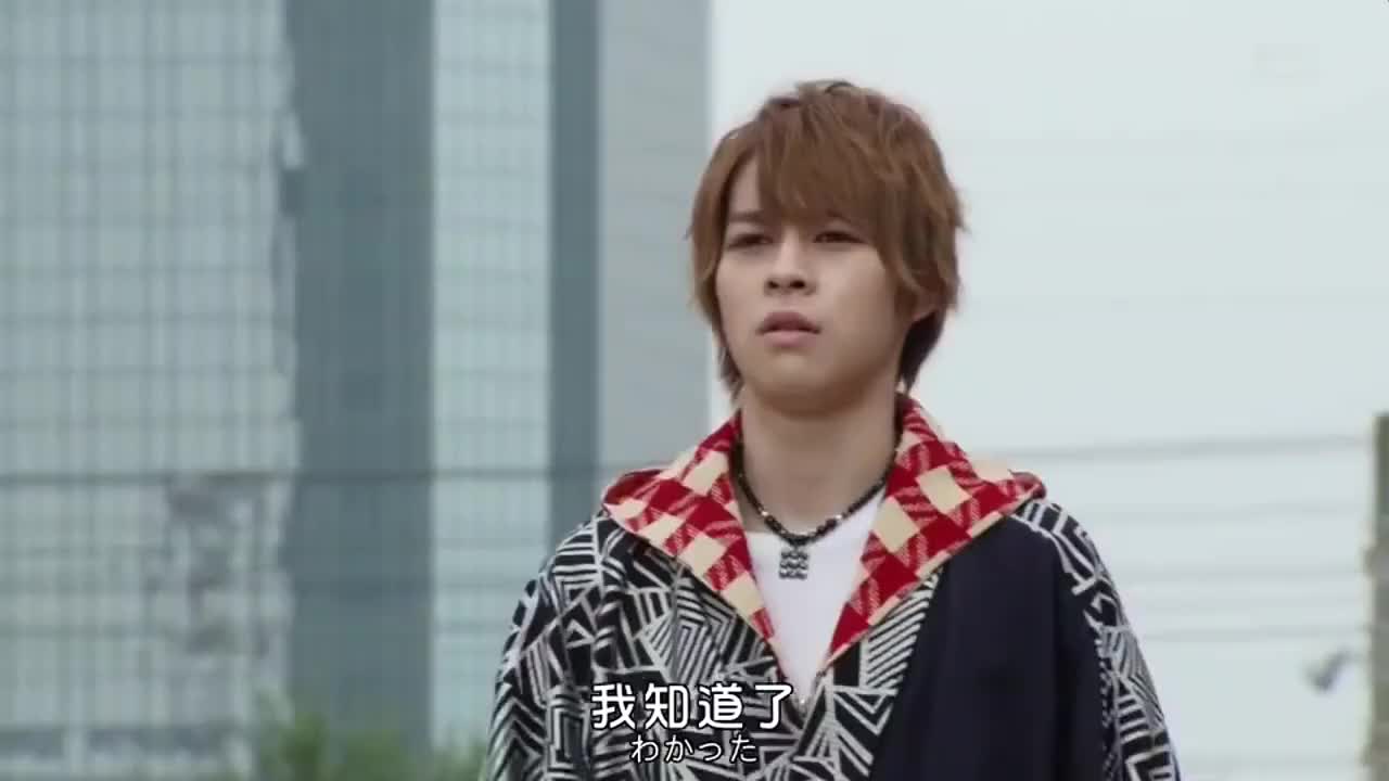 假面骑士ghost小尊潜入了社长房间却被社长发现了