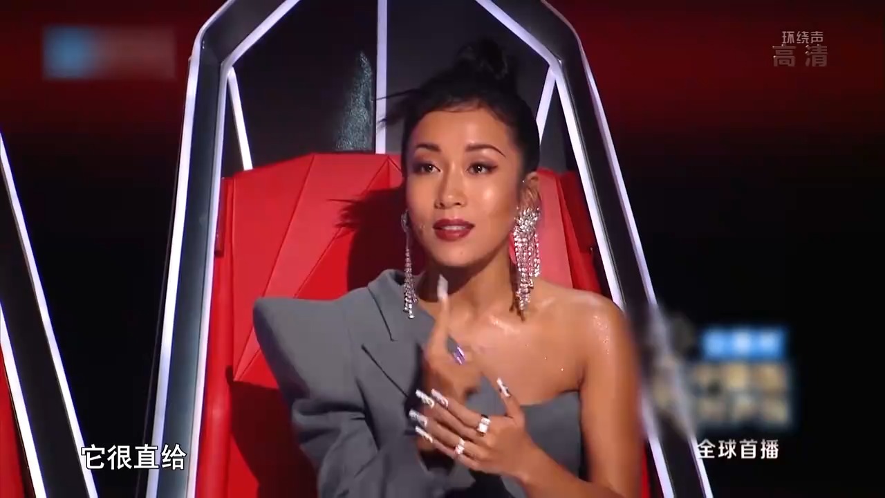 吉克隽逸首当助教，听完学员演唱直呼恋爱了，还自称恋爱脑丨声音