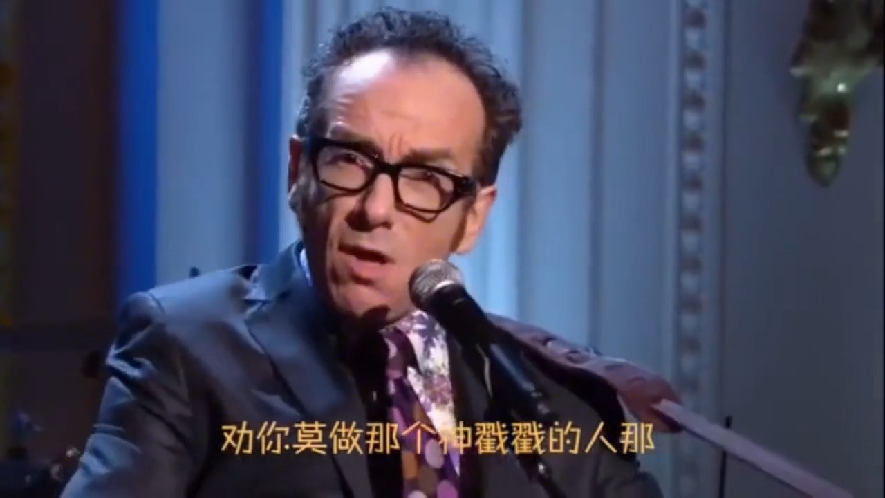 老外用四川话演绎刘德华的《谢谢你的爱》台下观众笑的合不拢嘴