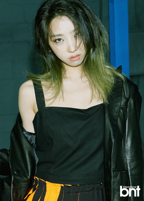 韩国女歌手孔敏智最新杂志写真曝光