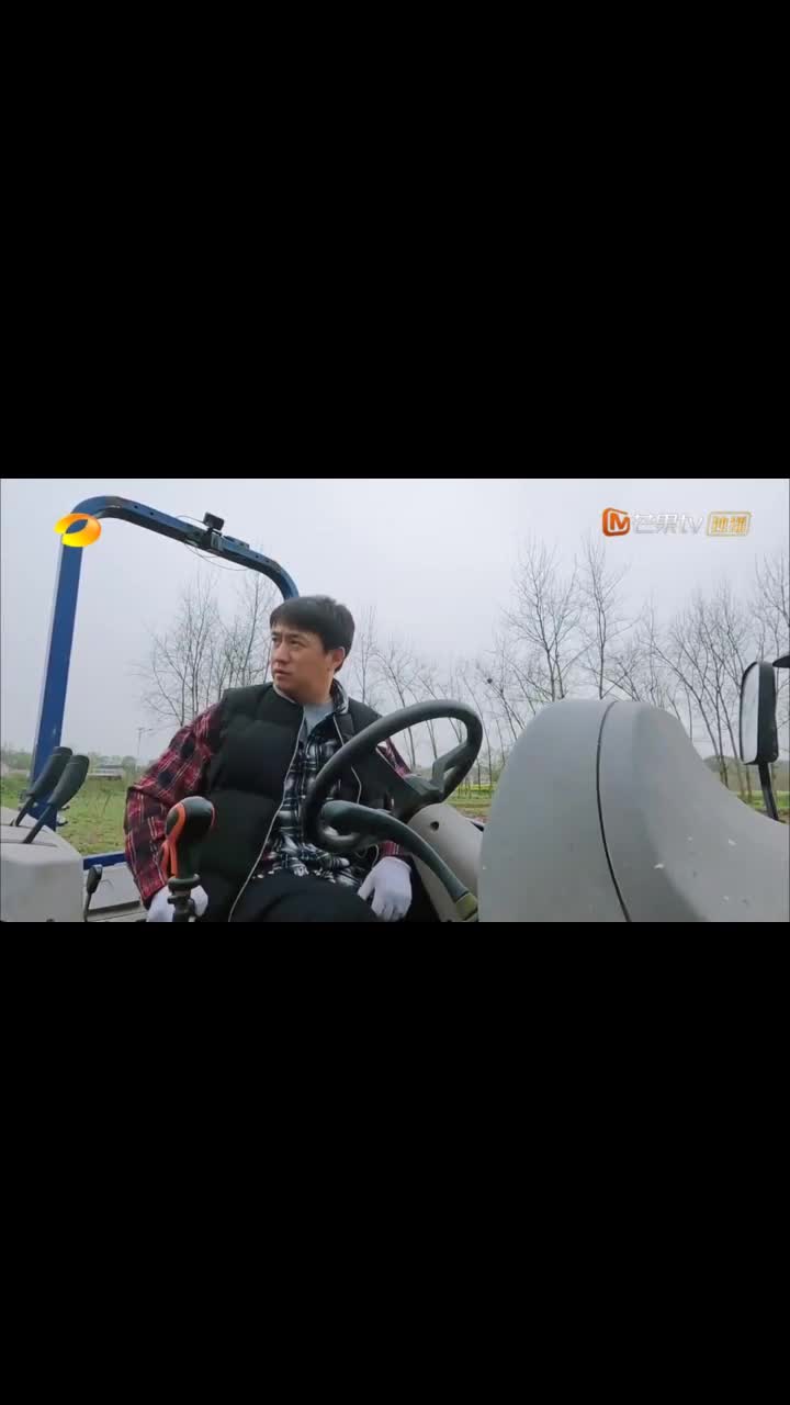 黄磊不愧是万事通张艺兴开拖拉机的难题被一句话解决师父