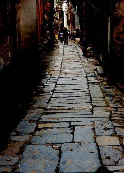 记住乡愁:青石板的老街上!你我走过的地方