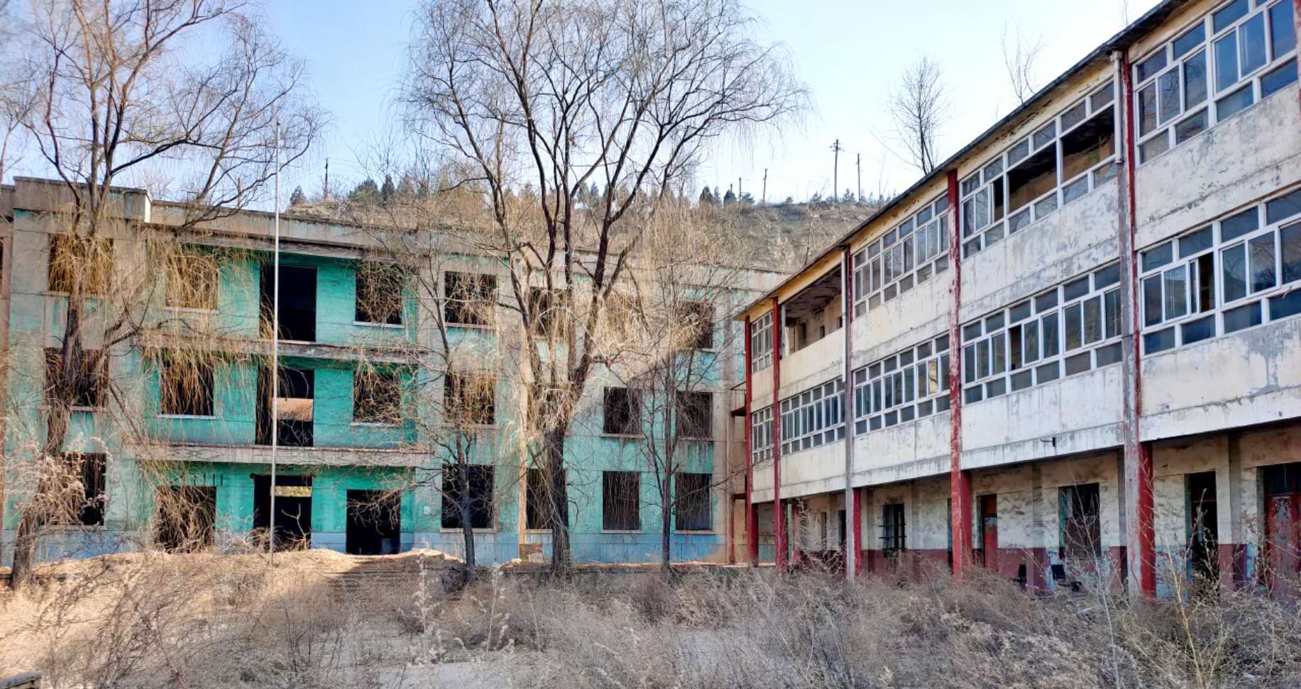 这所学校荒废于90年代,现在看起来也很高档