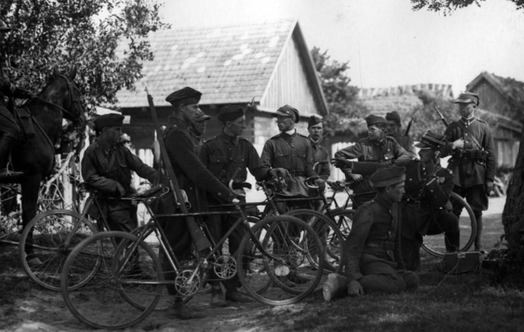 机动性不足,自行车来凑,诞生即落伍,二战中波兰军队的自行车兵