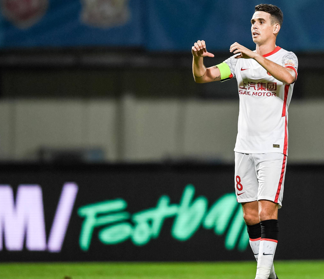 上海海港足球队外援奥斯卡当选为中超第15轮最佳球员