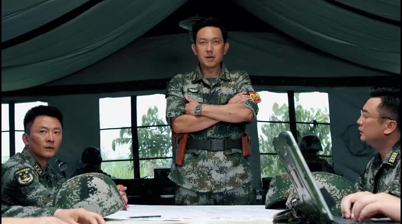 对老牌军十分佩服 为您推荐: 蓝军出击:褚战刚突围攻进了蓝军指挥部