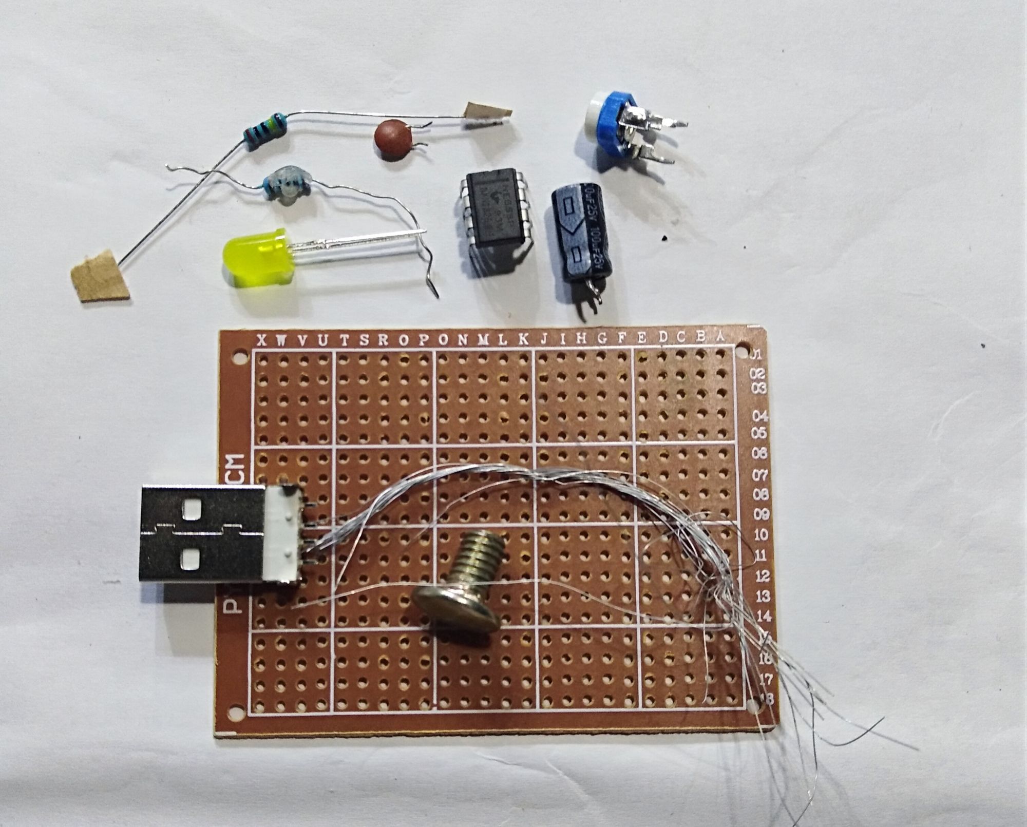制作一个可调节发光时间的触摸灯(555系列7)