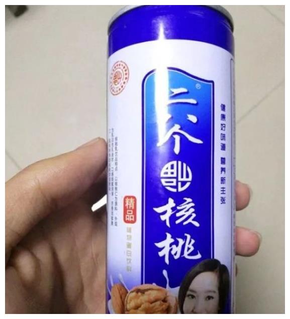初看很逼真再看却脑残的山寨饮料康帅博真的不算啥