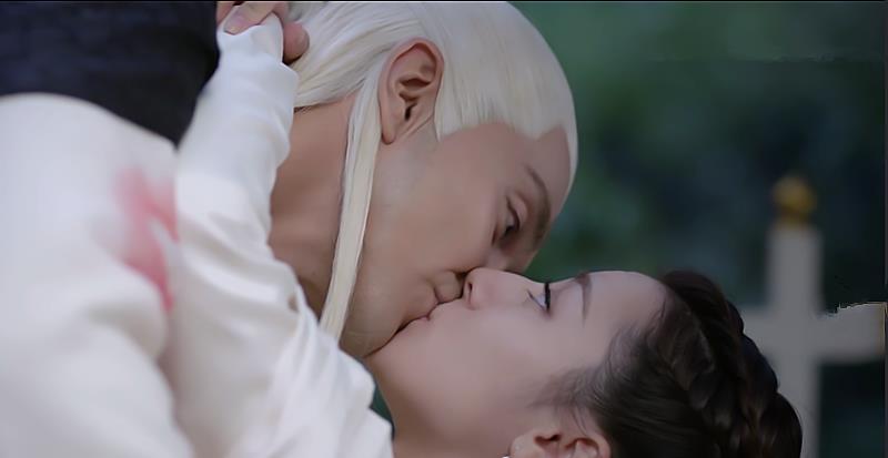 帝君与凤九共度一夜,折颜发现凤九怀孕,白滚滚来了|枕上书|东华|怀孕