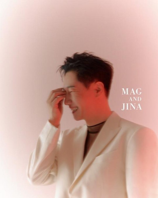 韩国艺人池石镇最新写真 多个造型显年轻