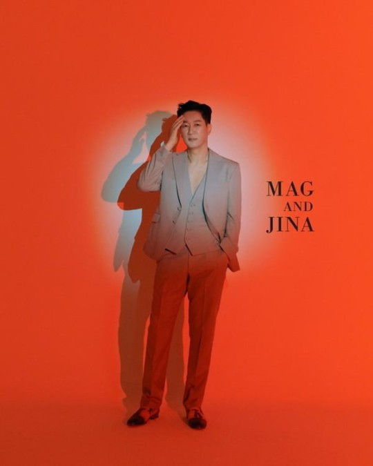 韩国艺人池石镇最新写真 多个造型显年轻