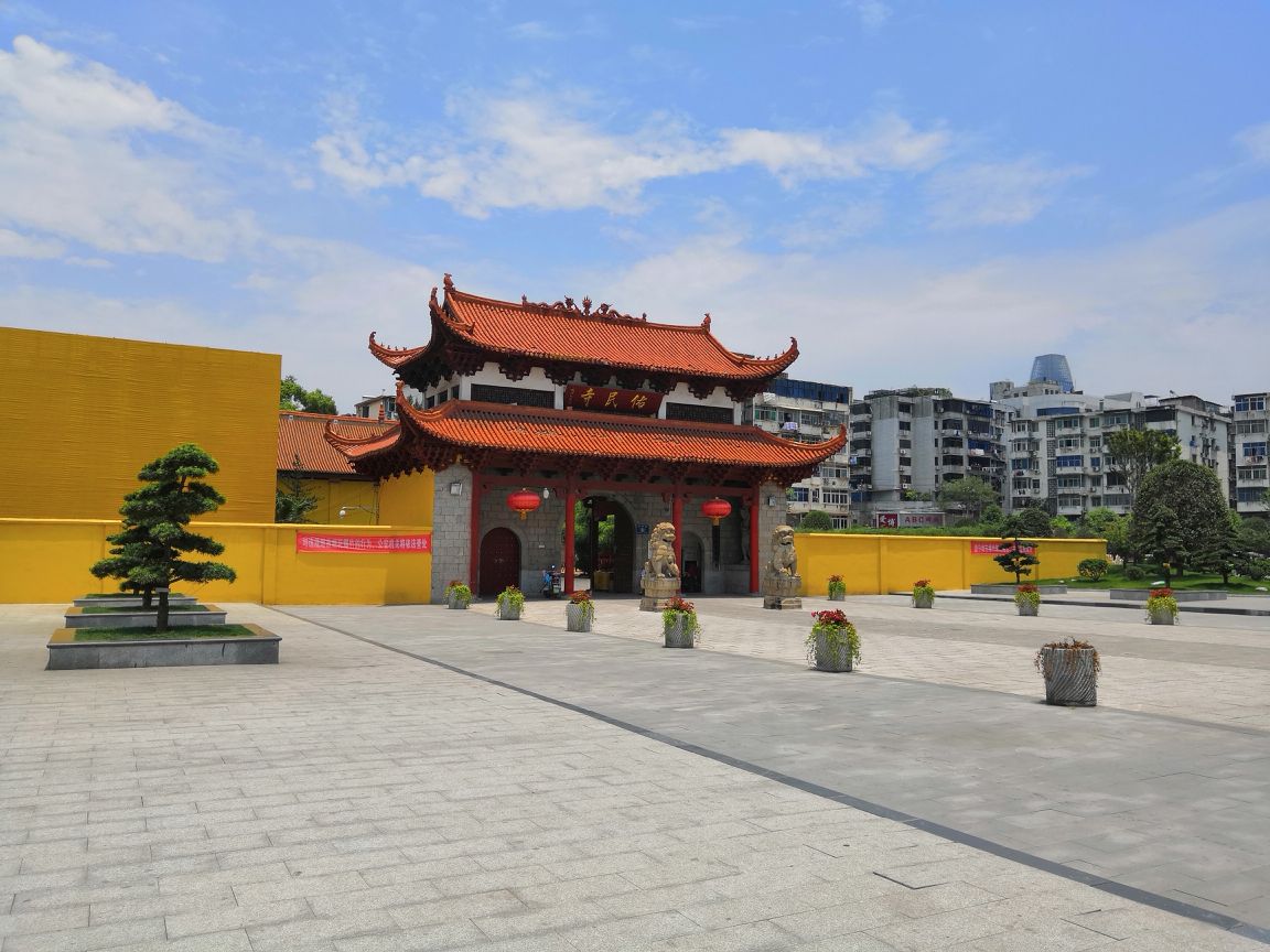 江西香火旺盛的一座寺庙,至今有千年历史,曾是江南的佛学中心