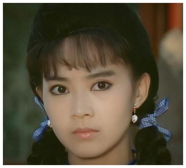 55岁婉君俞小凡近照老公高大帅气儿女没有遗传父母的好基因