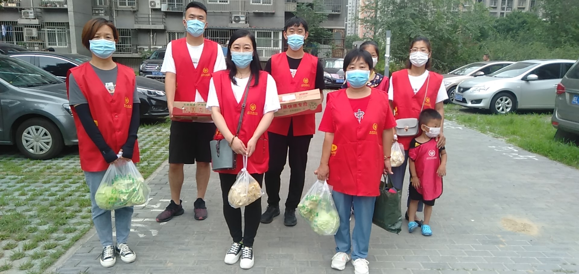 "献爱心,送温暖"敬老助残暖人心