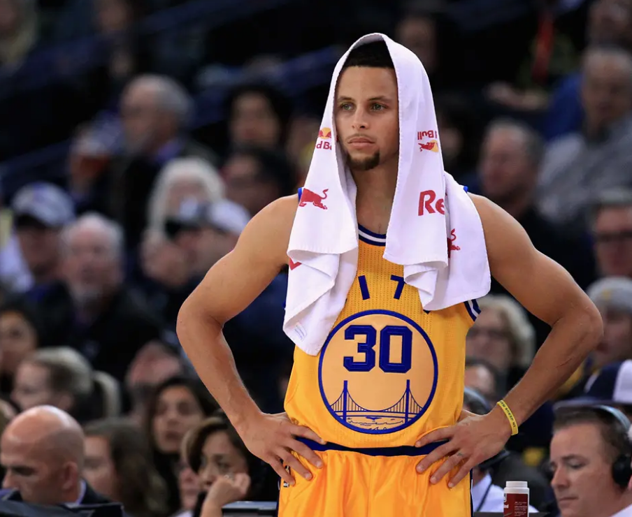 库里超神一战打破了多项历史第一纪录生涯最佳战役代表作