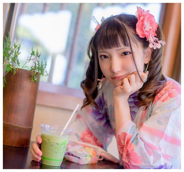 siaoding_komachi身为一个专业coser,小丁siaoding目前经营自己的