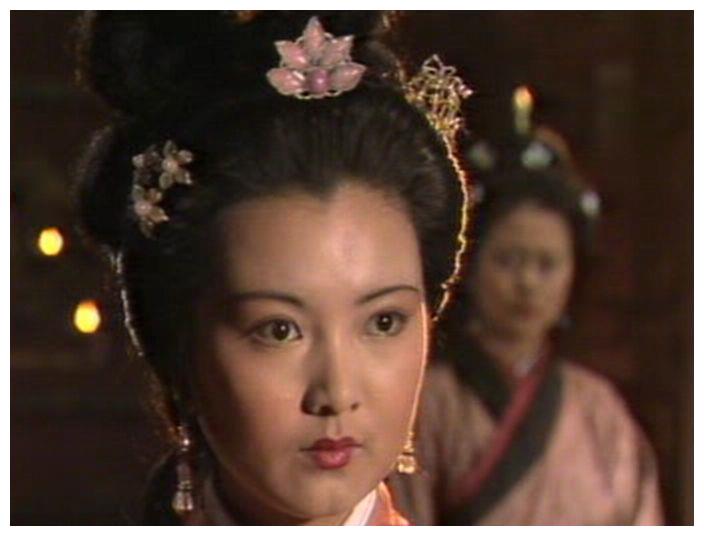 黄虹在87年《王昭君》中饰演的王昭君,有人说她很像红楼梦中的王熙凤