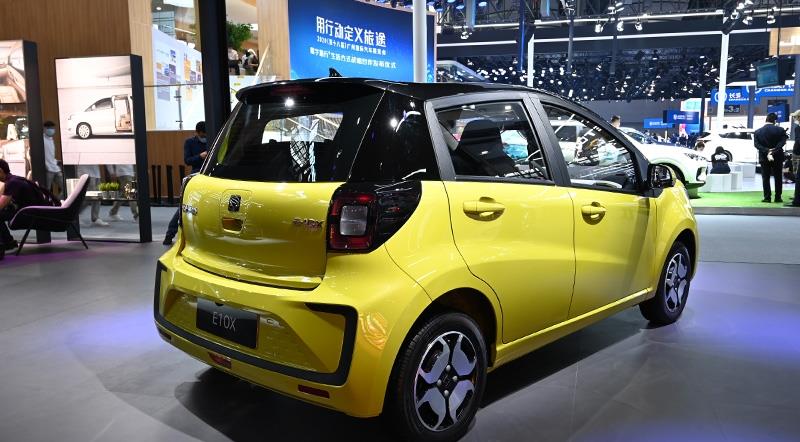 竞争五菱宏光miniev思皓e10x预售399万元起