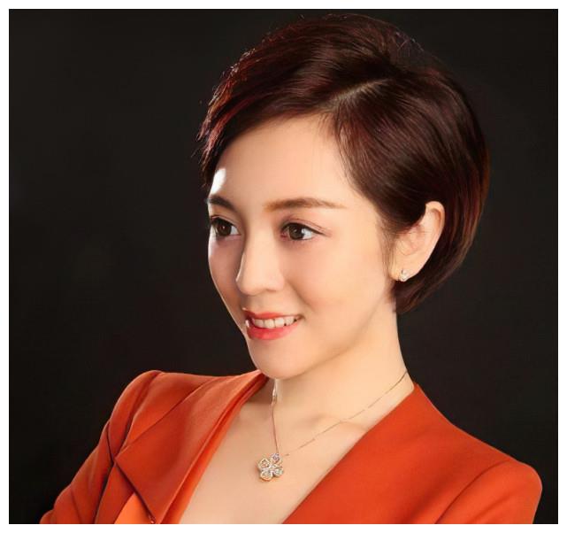 方琼为爱退居幕后,如今因儿子再上热榜!|方琼|主持人|王艺璇_新浪新闻