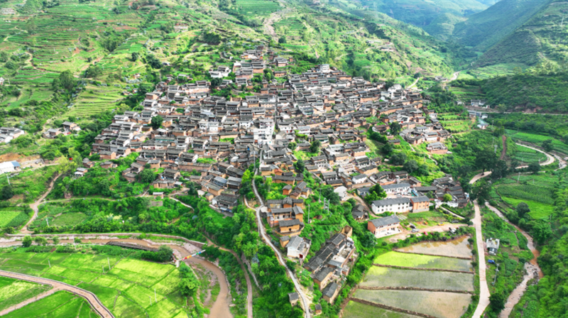 楚雄永仁宜就镇外普拉村山水田园的幸福画卷