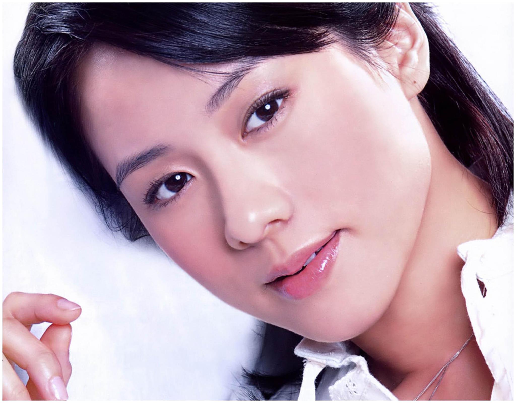 文艺气息浓重,每次出场都是能惊艳到观众的林嘉欣__财经头条