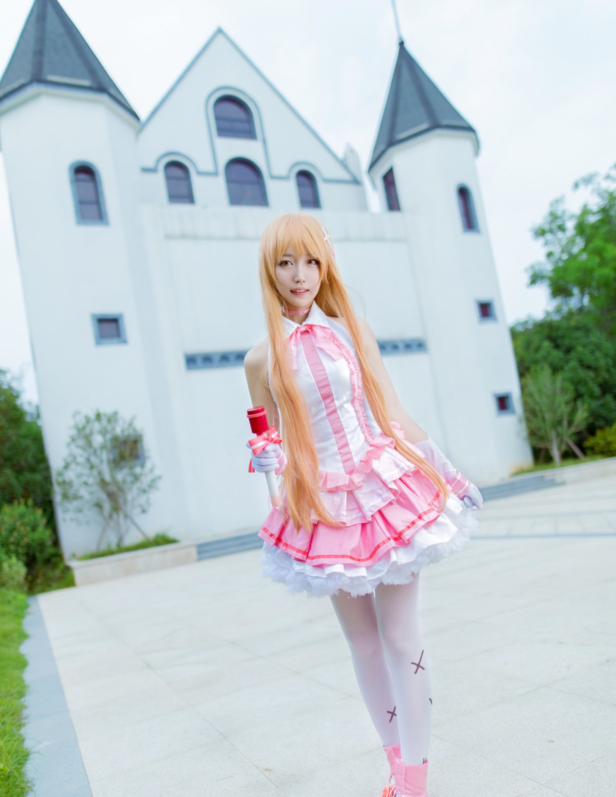 cosplay:四位coser的“白丝”公主裙装扮的歌姬亚丝娜，我都想要