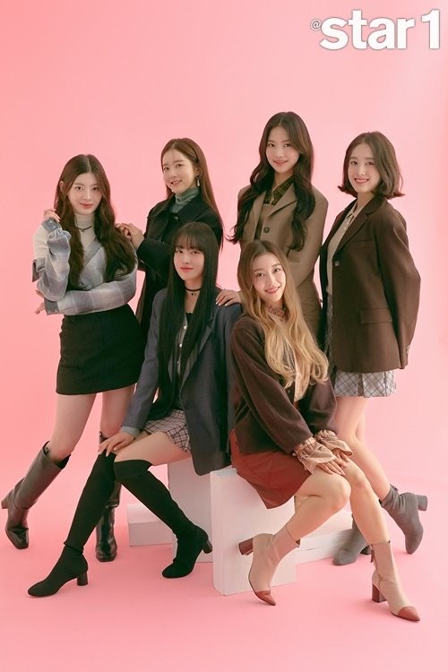 韩国女团stayc最新杂志写真曝光