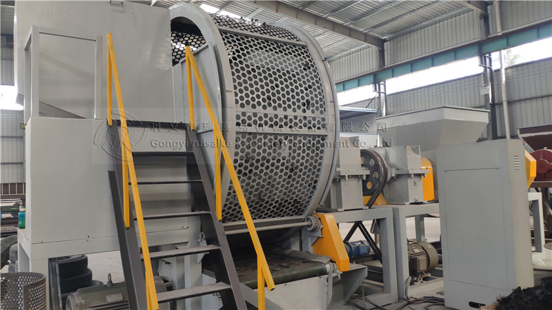 废旧轮胎粉碎生产设备充满绿意的技术线