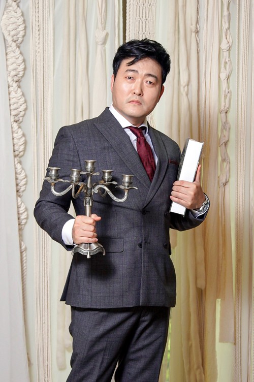 黄正音等韩国艺人出席jtbc新剧《双甲路边摊》发布会