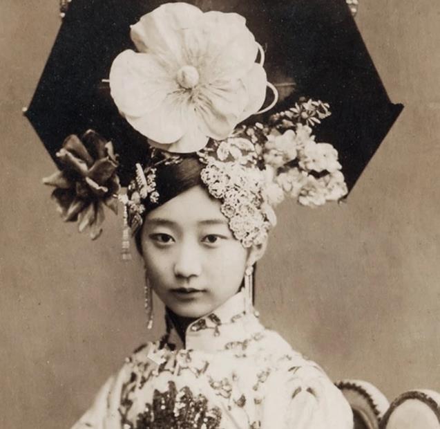 清朝旗人女子有多美?婉容皇后容貌惊艳,慈禧妹妹温婉端庄