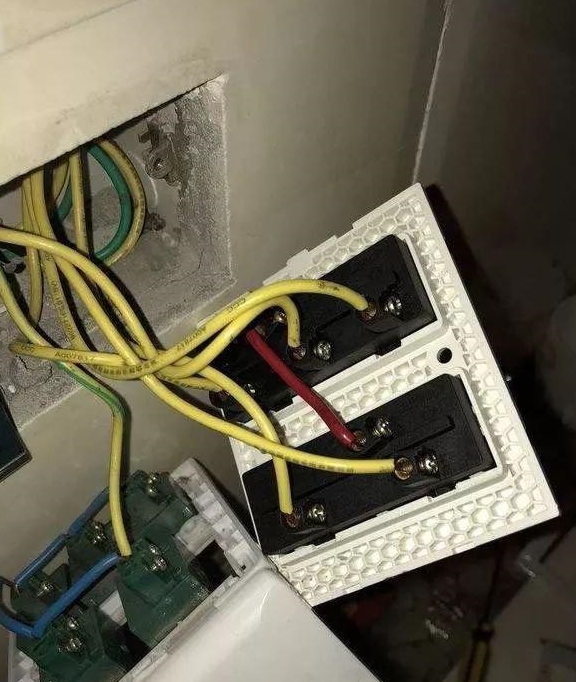 热水器地线接入墙里能用吗?听老电工一讲,差点酿成大错了