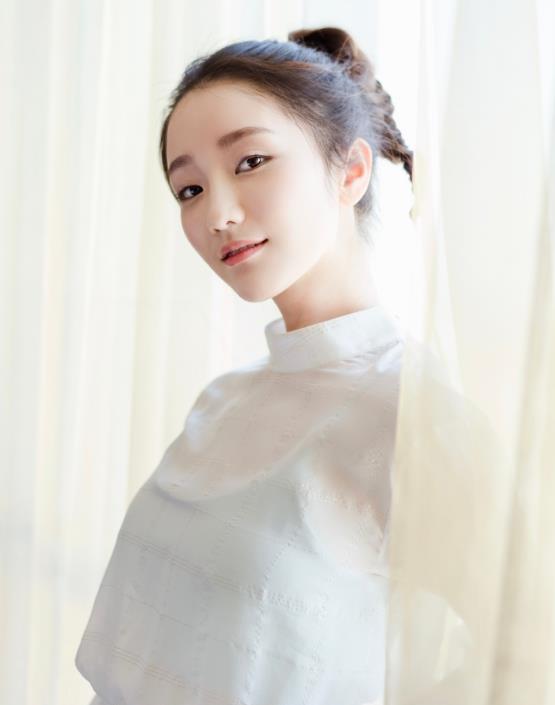 肖燕穿搭风俘获多少关注穿对衣服看起来年轻十岁你爱了吗