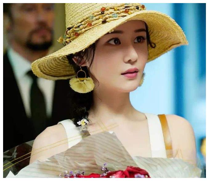 第一晶女郎胡然,跟随王晶十年仍不火,只能演"烂片"