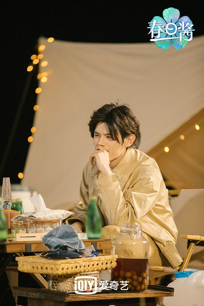 《春日酱》欢乐开播,胡春杨反向喷防晒变身喜剧人|春