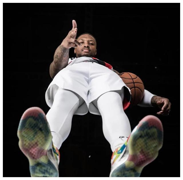 单节5记三分 靠别人不如靠自己!利拉德 这就是你不抱团的原因?休闲区蓝鸢梦想 - Www.slyday.coM 单节5记三分 靠别人不如靠自己!利拉德 这就是你不抱团的原因?休闲区蓝鸢梦想 - Www.slyday.coM