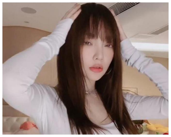 李小璐有多放得开穿丁字连体衣跳舞网友真不能怪pgone