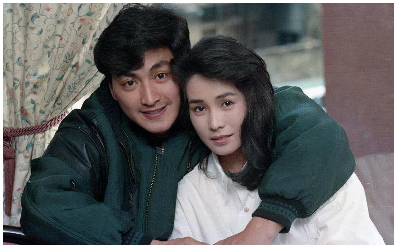 60岁展昭何家劲初代古装男神因包青天一生未婚