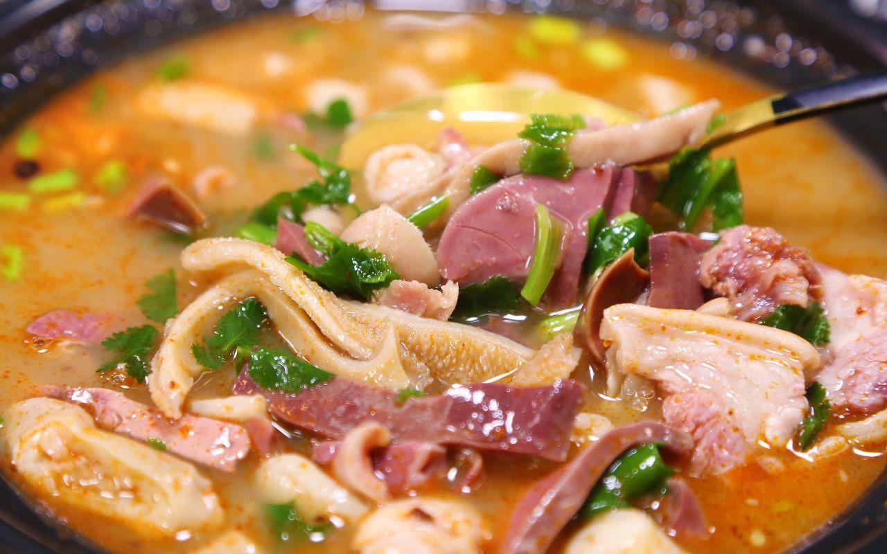 在家怎么能做出汤白味浓的羊杂汤原来诀窍这么简单3分钟学会