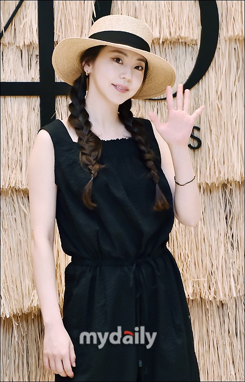 韩国女艺人安昭熙京畿道出席品牌活动_高清图集_新浪网