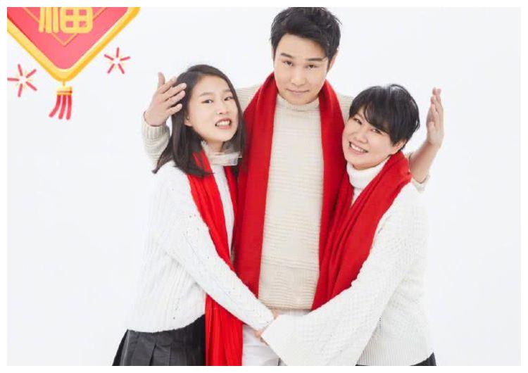 小沈阳女儿经历了什么？五官张开气质十足，撞脸<a href=