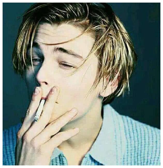 同样是抽烟,抖森最优雅,小李子最诱惑,但却输给了90后的他!