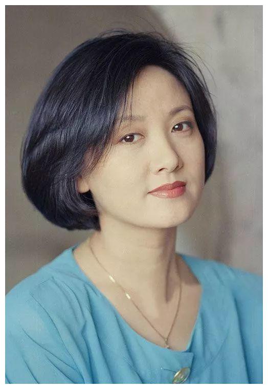 1995年,38岁邓婕怀孕,张国立劝她:打掉吧!