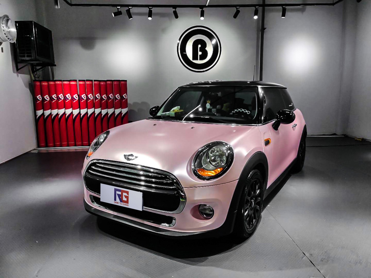 宝马mini车身改色电光樱花粉rg瑞集改色膜陕西西安