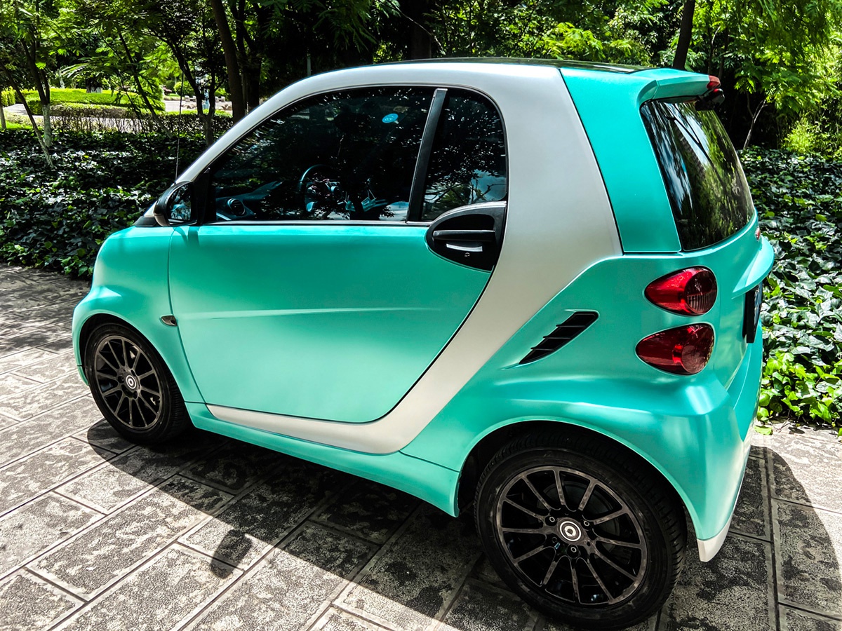奔驰smart车身改色电光蒂芙尼 电光白 rg瑞集改色膜云南玉溪