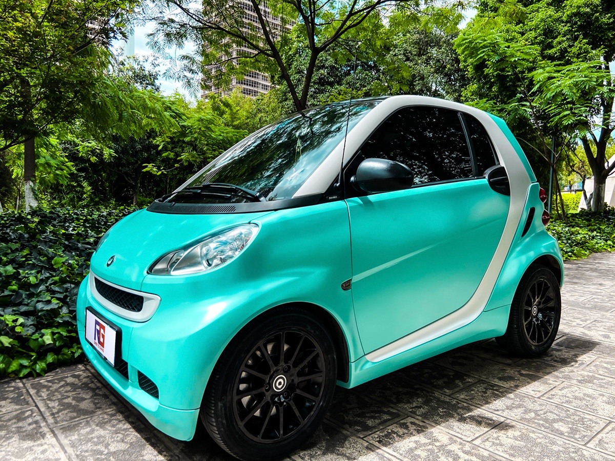 奔驰smart车身改色电光蒂芙尼 电光白 rg瑞集改色膜云南玉溪