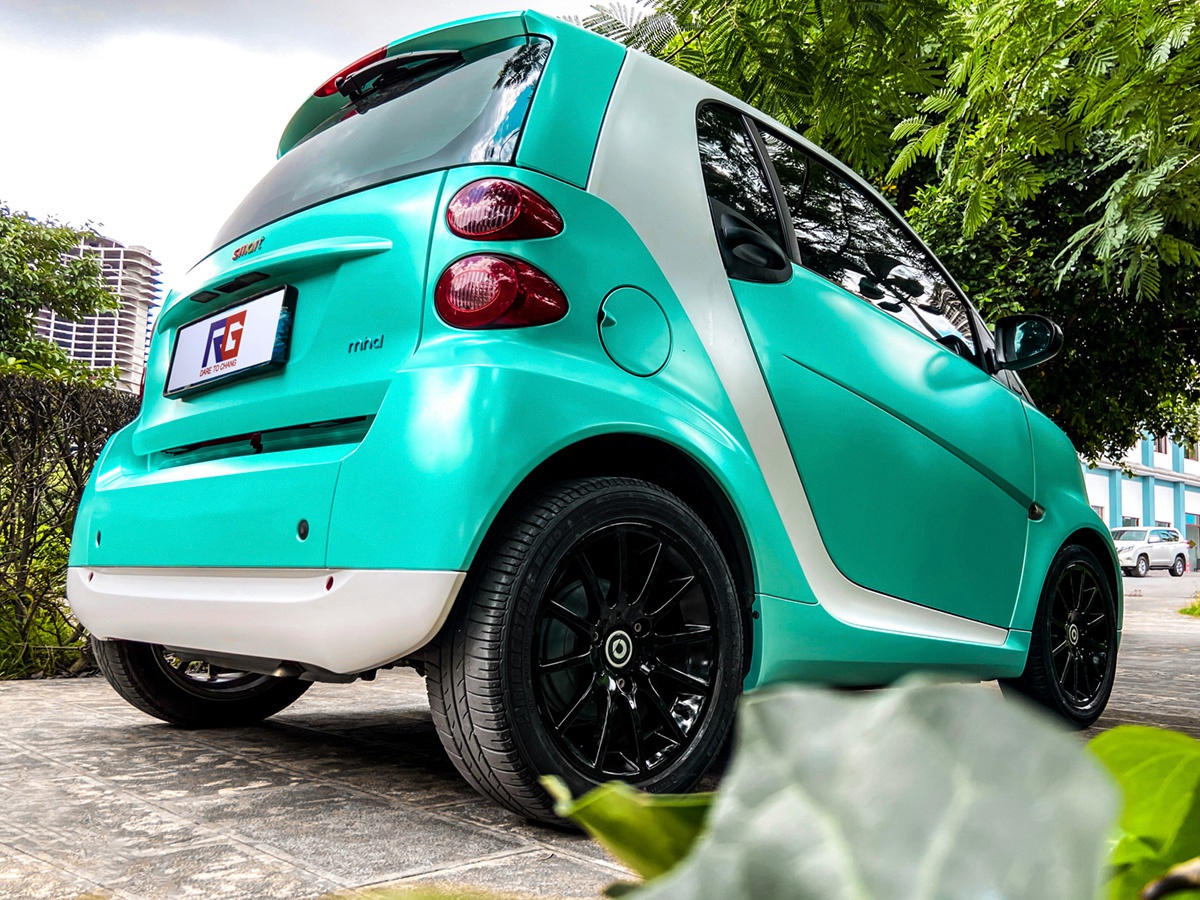 奔驰smart车身改色电光蒂芙尼 电光白 rg瑞集改色膜云南玉溪