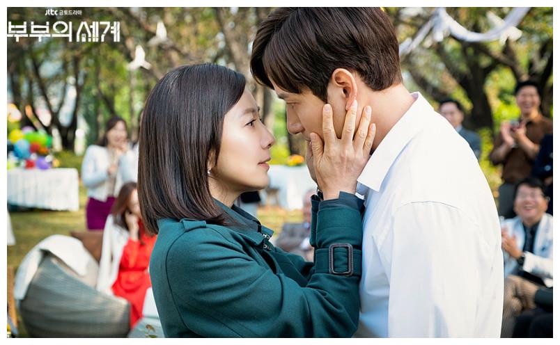 韩剧收看人数排行榜《爱的迫降》排第三！