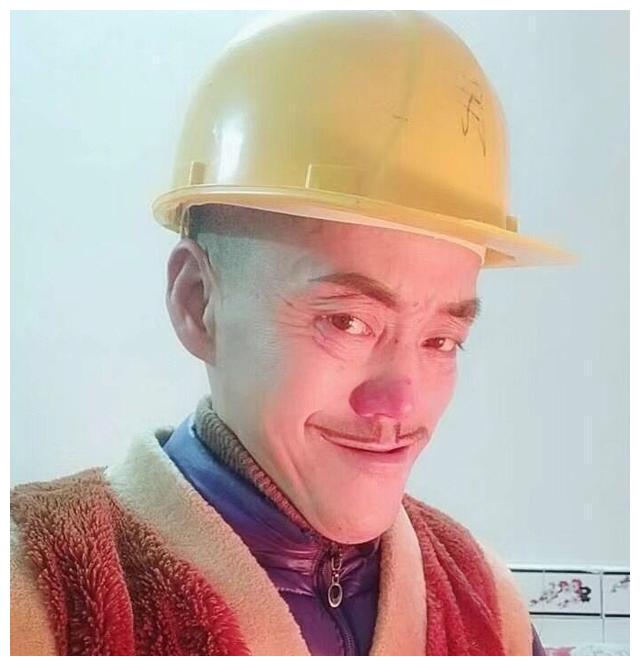 真人版"光头强",一夜爆红后娶娇妻买豪宅,热度消散惨遭妻抛弃__财经